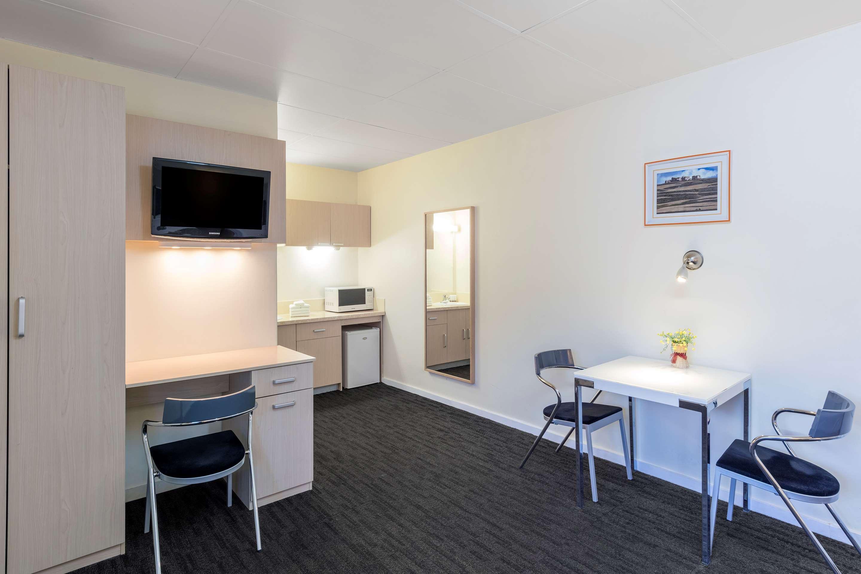 Best Western Plus Service Inn&Suites Lethbridge Extérieur photo