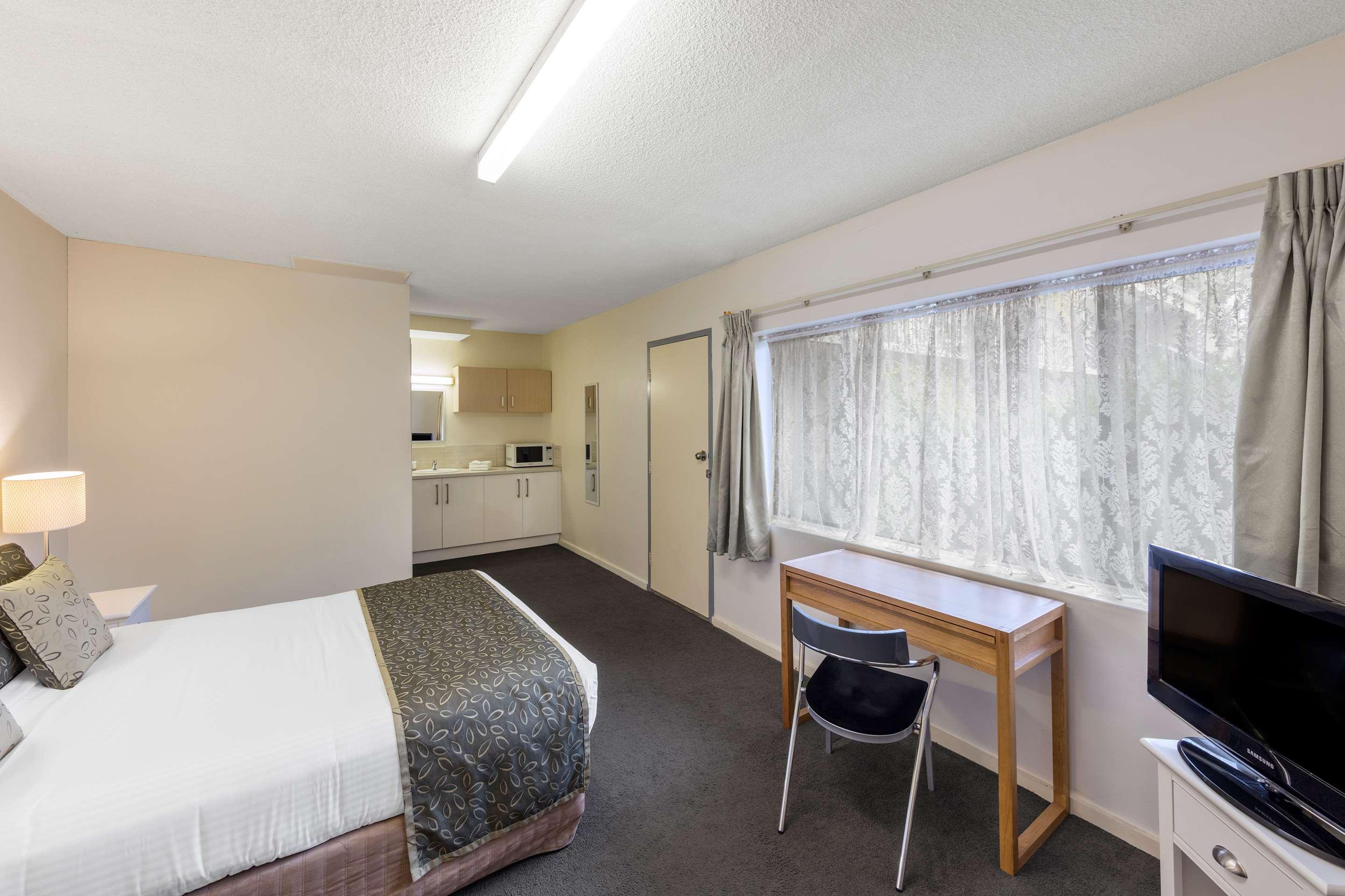 Best Western Plus Service Inn&Suites Lethbridge Extérieur photo