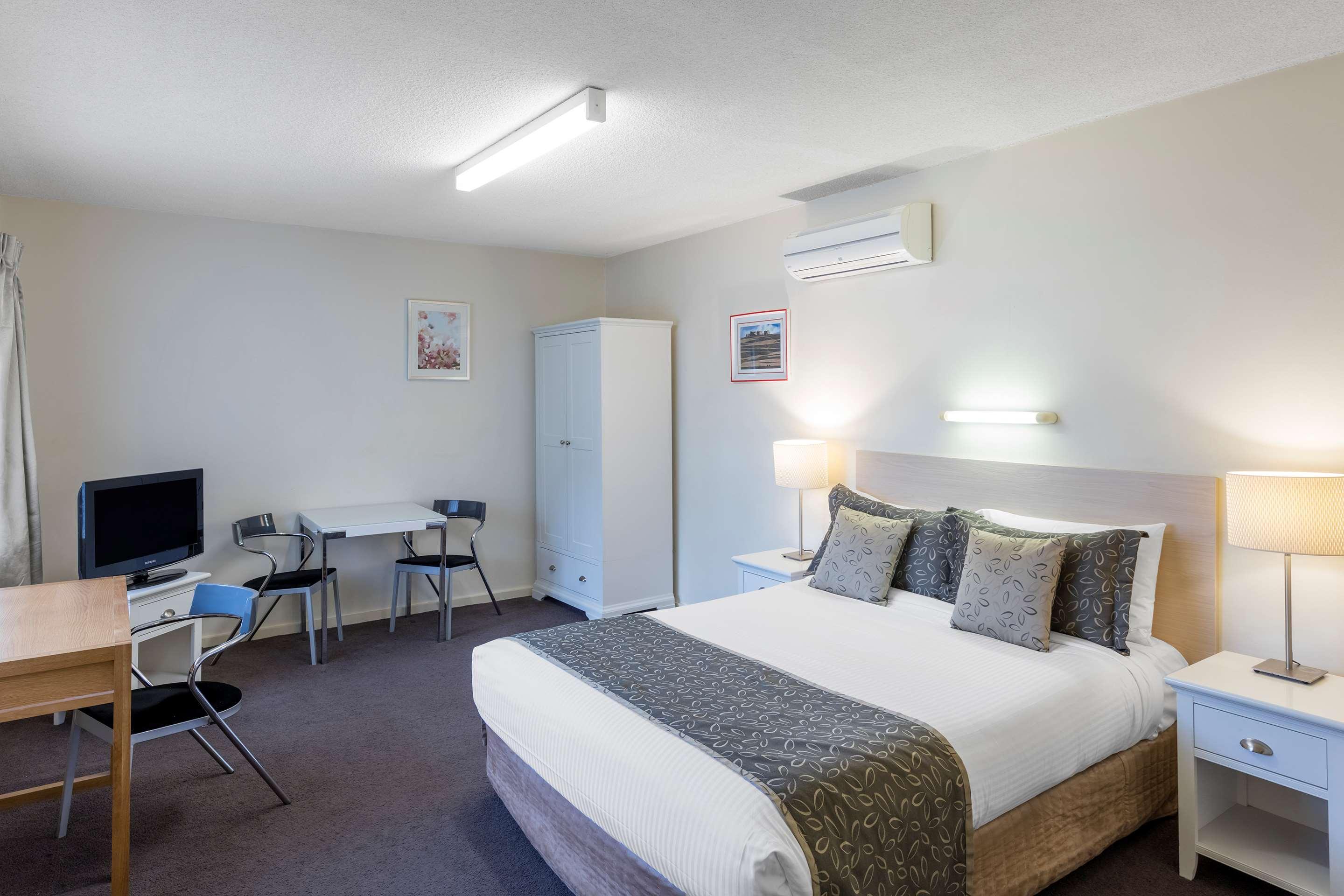 Best Western Plus Service Inn&Suites Lethbridge Extérieur photo