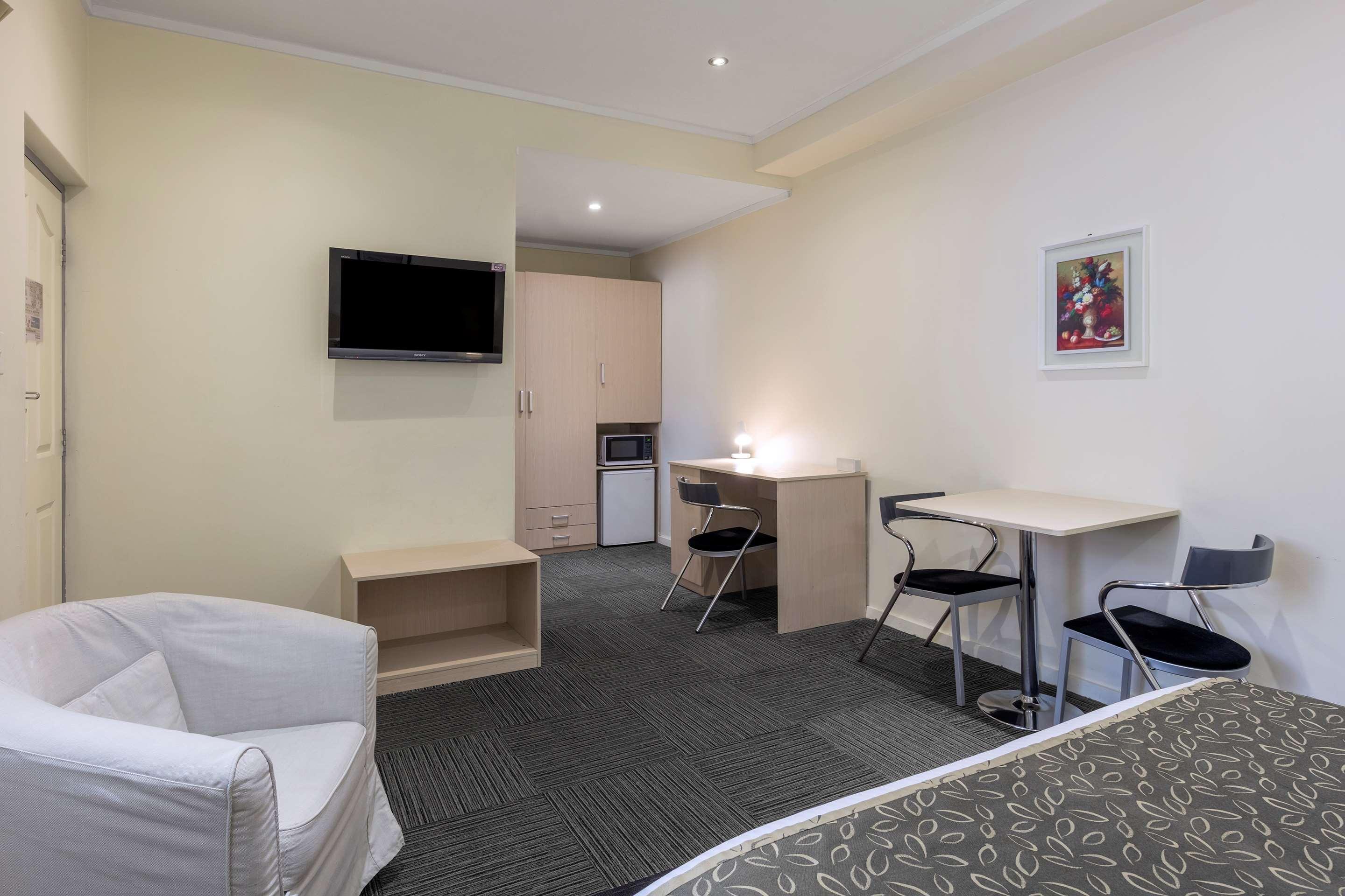Best Western Plus Service Inn&Suites Lethbridge Extérieur photo
