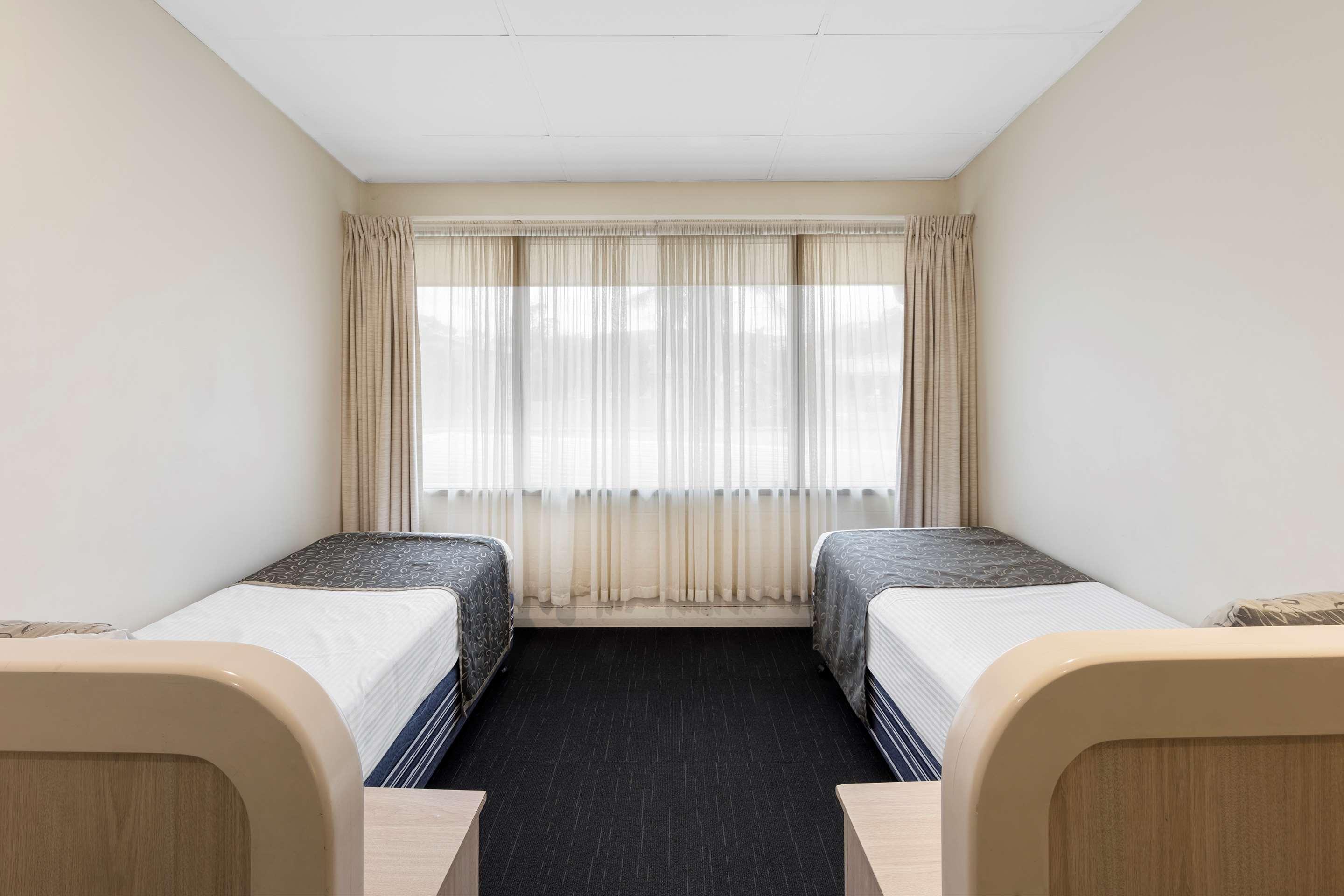 Best Western Plus Service Inn&Suites Lethbridge Extérieur photo