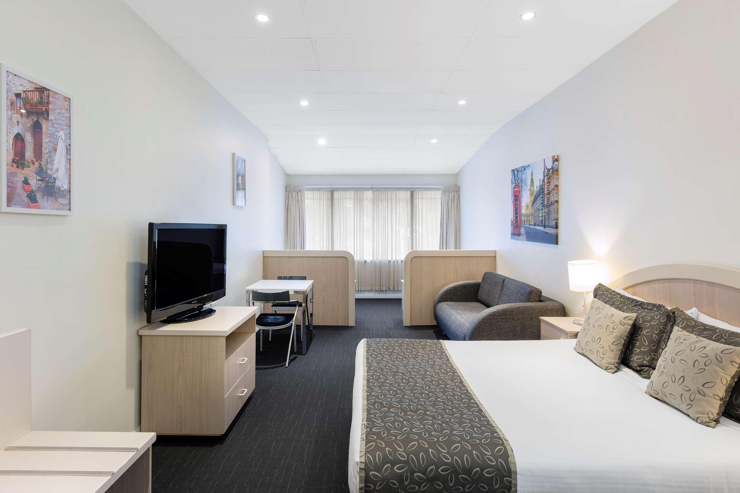 Best Western Plus Service Inn&Suites Lethbridge Extérieur photo