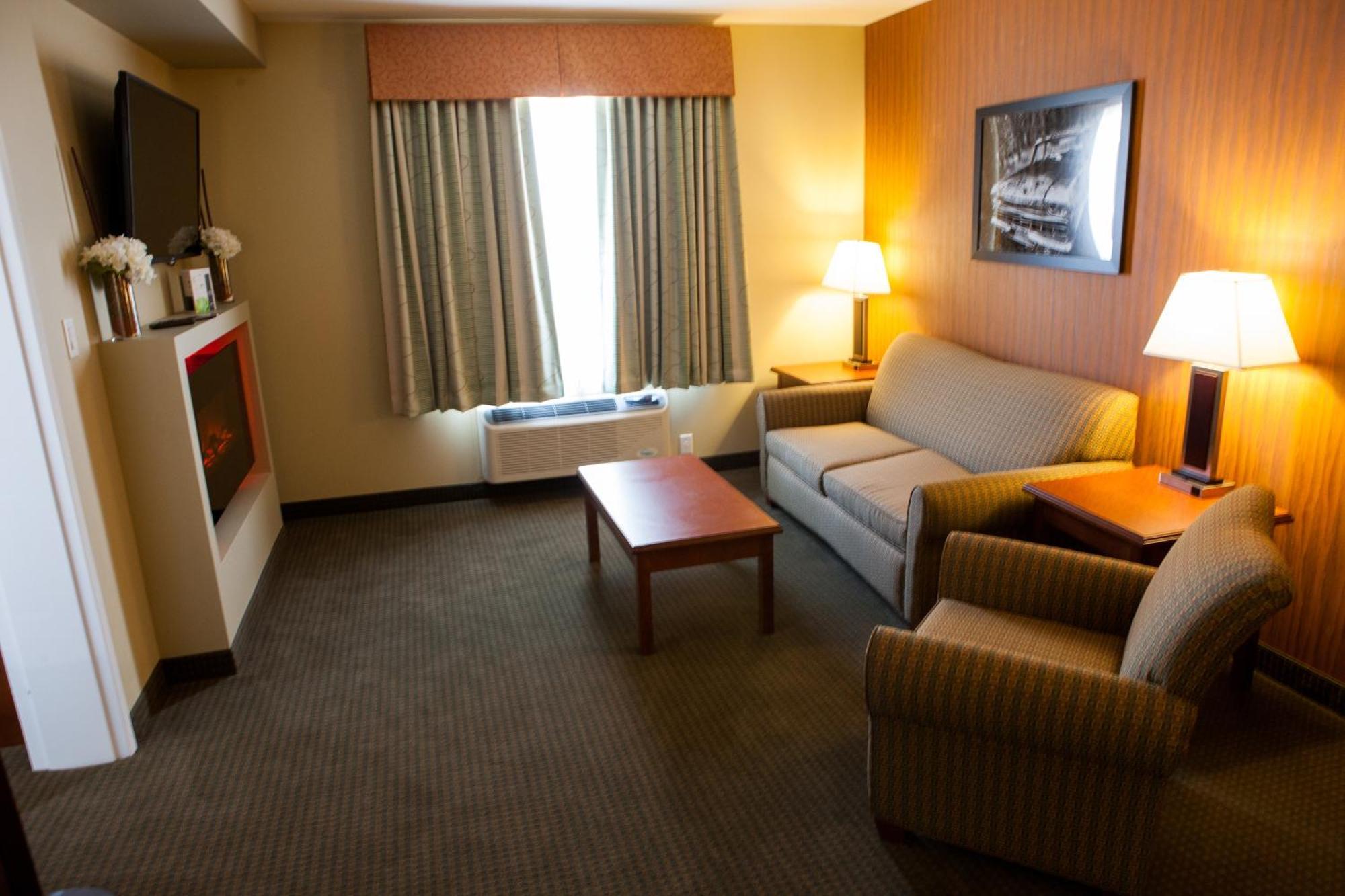 Best Western Plus Service Inn&Suites Lethbridge Extérieur photo