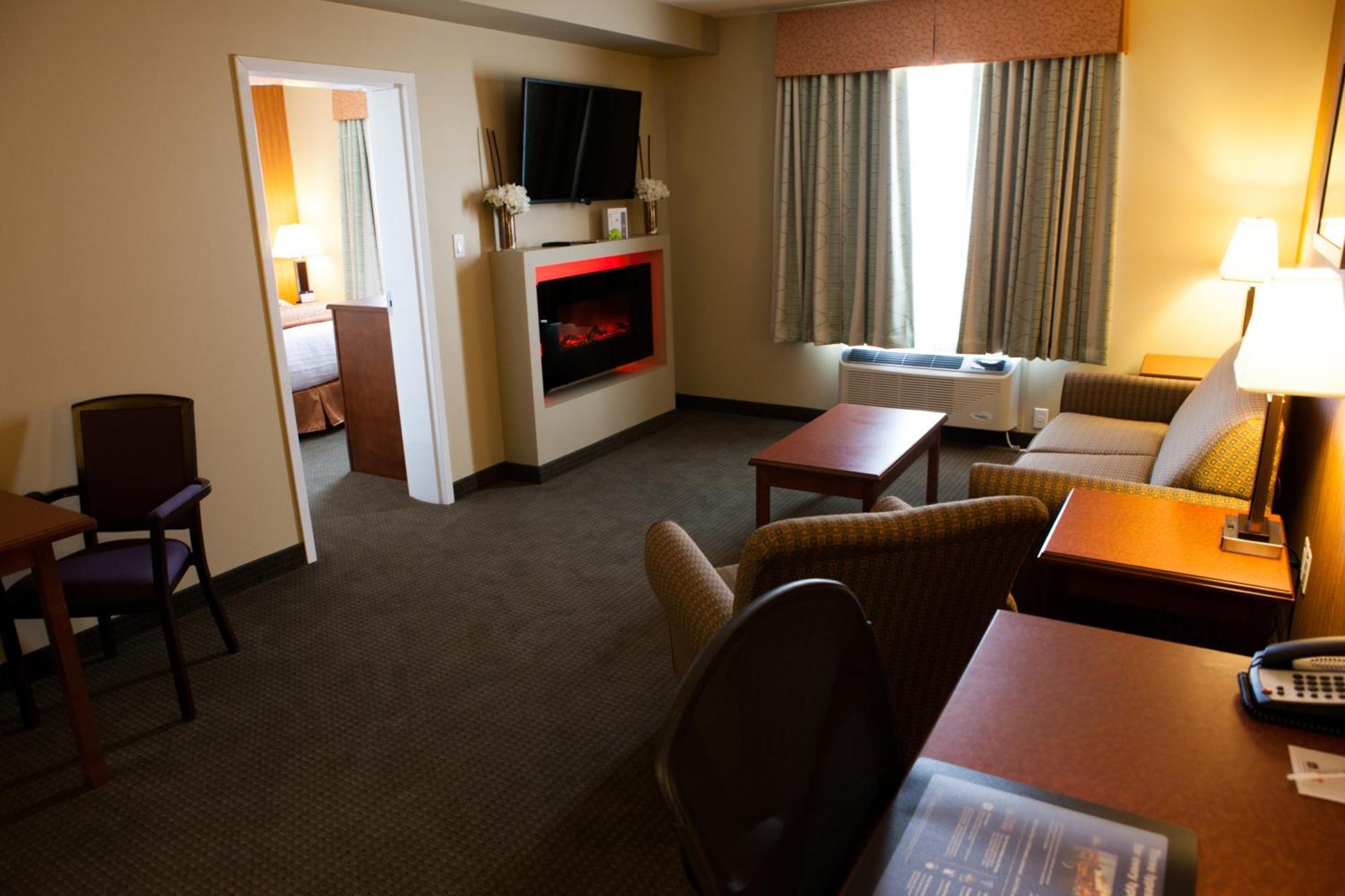 Best Western Plus Service Inn&Suites Lethbridge Extérieur photo